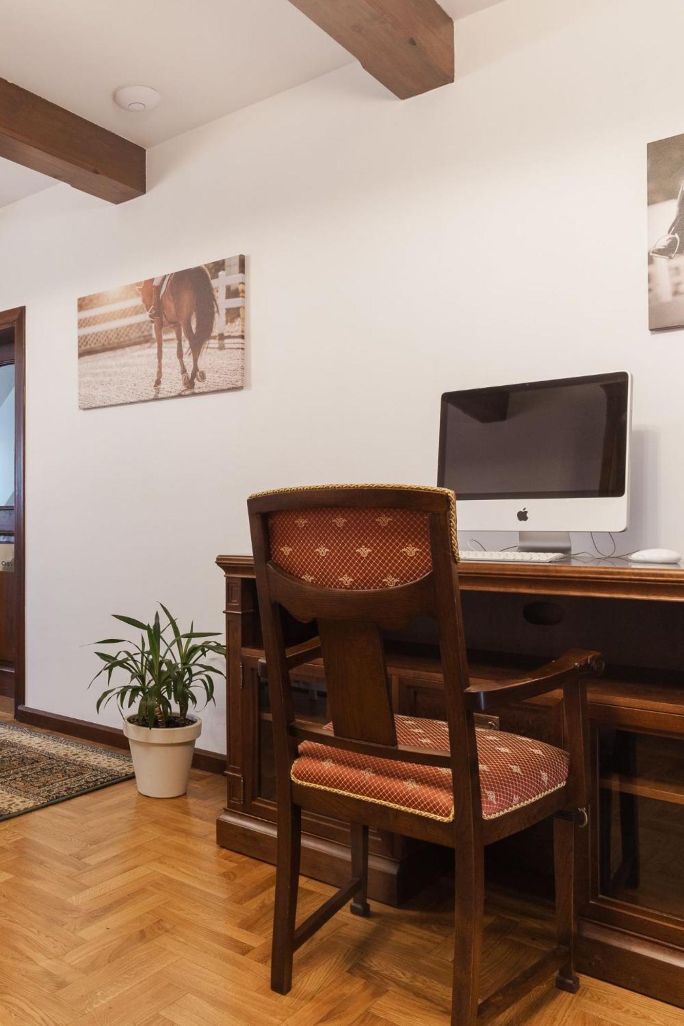 Apartamenty W Dworku Cheval 克拉科夫 外观 照片