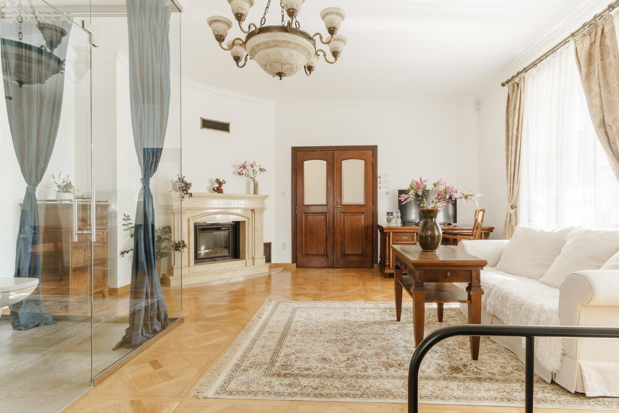 Apartamenty W Dworku Cheval 克拉科夫 外观 照片