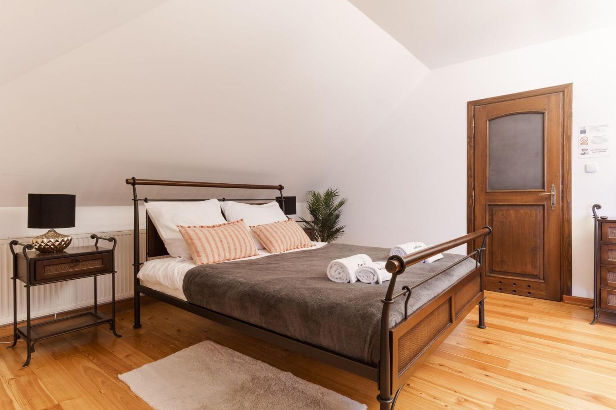 Apartamenty W Dworku Cheval 克拉科夫 外观 照片