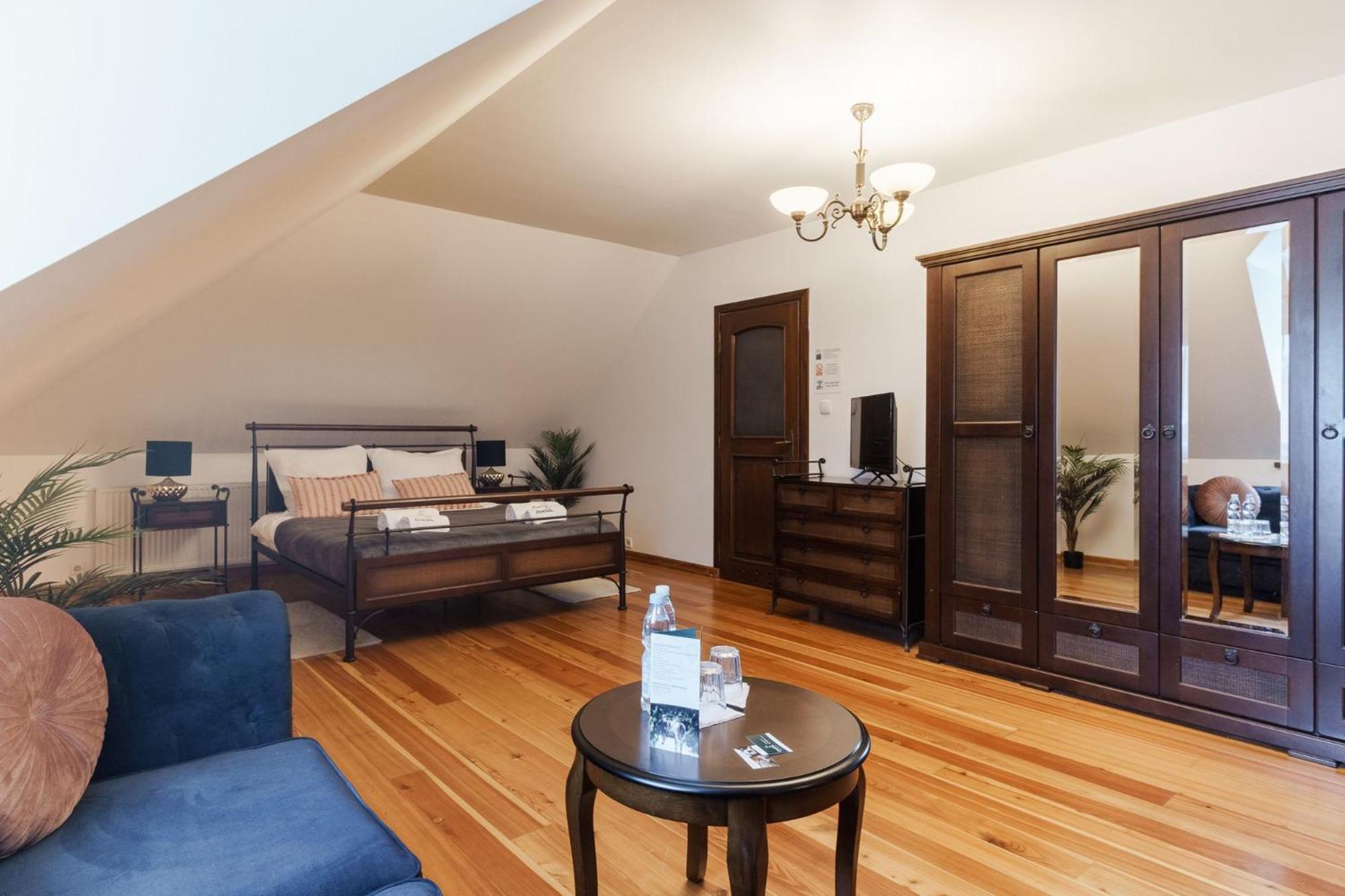 Apartamenty W Dworku Cheval 克拉科夫 外观 照片